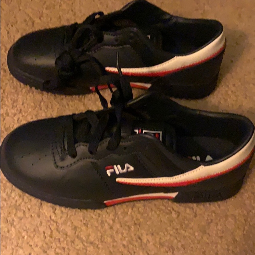 Sneakers, brand new.